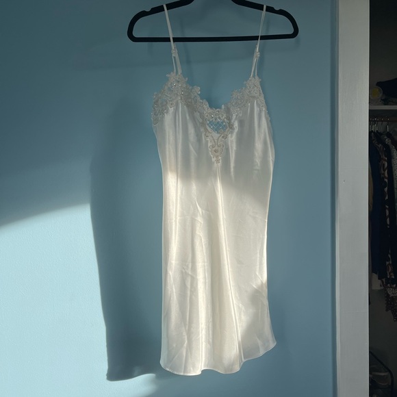 Dentelle Bridal Robe and Slip Set 💖 - Picture 12 of 14